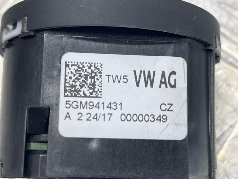 Перемикач світла фар 5GM941431BWZU Volkswagen Tiguan