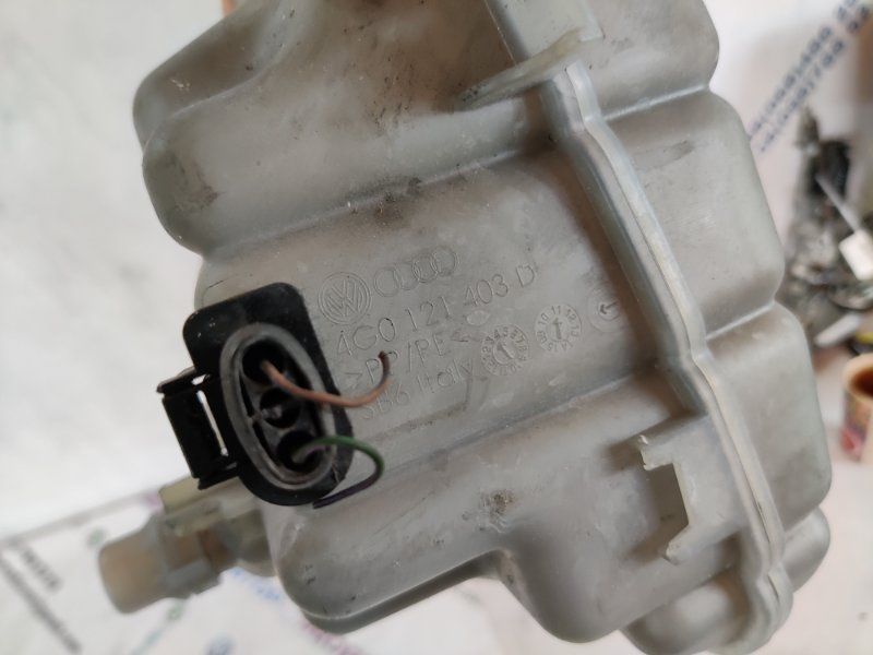 Розширювальний бачок 4G0121403D Audi A6 Audi A6, Audi A7, Audi RS7, Audi S6, Audi S7