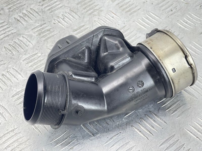 Патрубок интеркулера 31422061 Volvo XC60