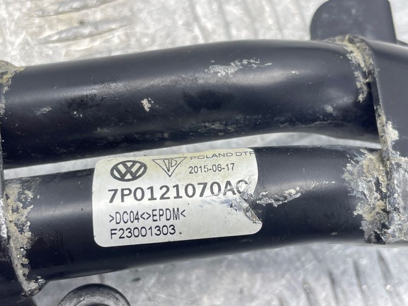 Трубопровід системи охолодження 7P0121070AC Volkswagen Touareg