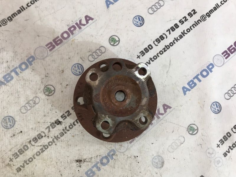 Ступица 5QM501611 Volkswagen Jetta
