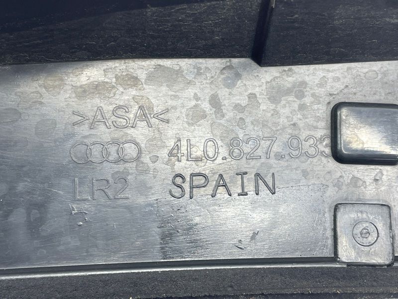 Спойлер багажника с стоп-сигналом 4L0827933 Audi Q7
