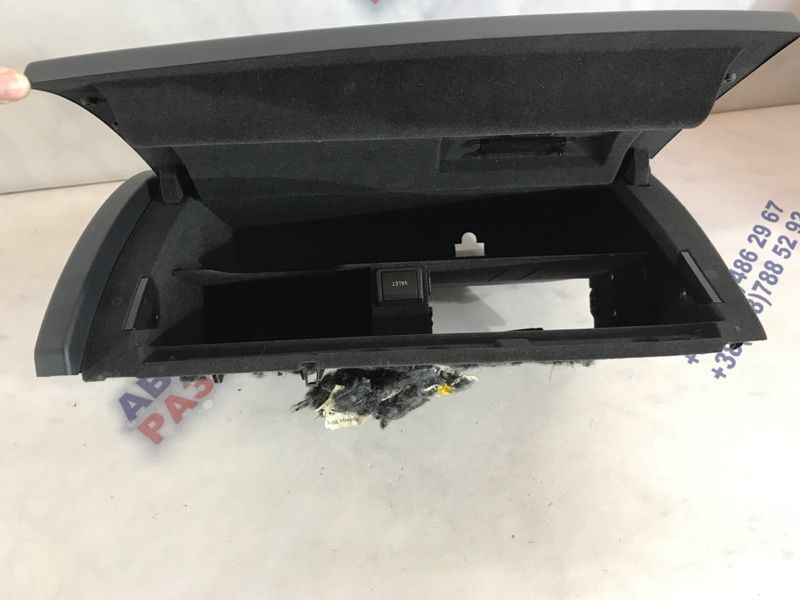 Бардачок / Вещевой ящик 4G1880302A Audi A7