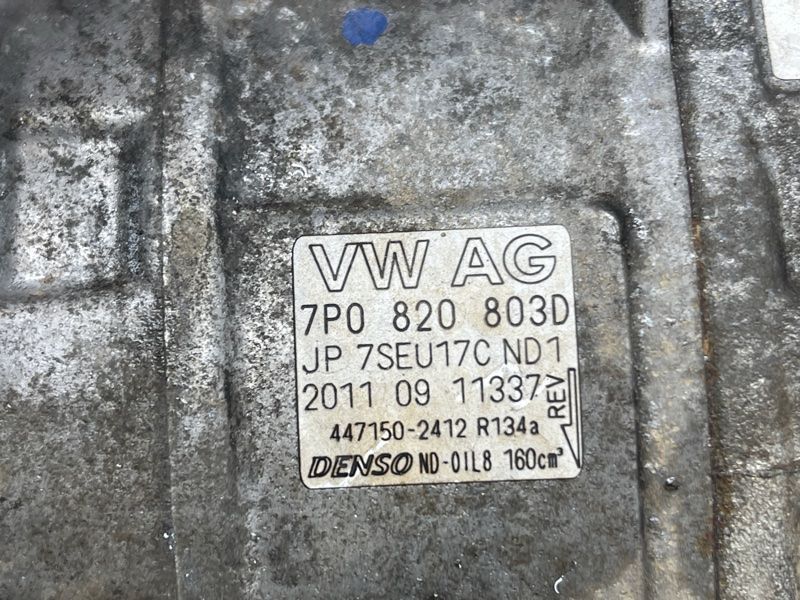 Компресор кондиціонера 7P0820803D Volkswagen Touareg