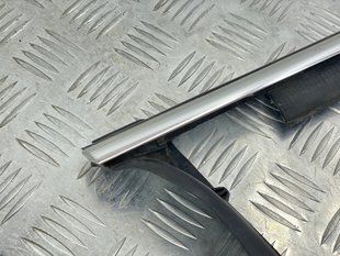 Молдинг / уплотнитель паза стекла (хром) 4H0853284B2ZZ Audi A8