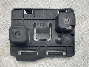Кронштейн блоку керування 84128391 Chevrolet Colorado