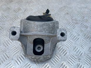 Опора / Подушка двигателя 8R0199381B Audi A6
