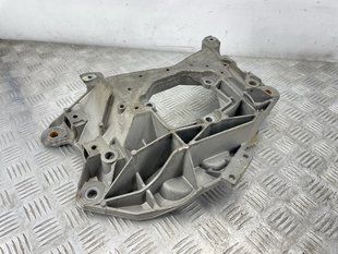 Траверса коробки передач 4H0399263L Audi A8