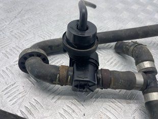 Шланг ОР з клапаном 7P0122049H Volkswagen Touareg