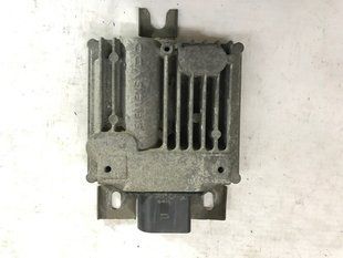 Блок керування паливним насосом 7P0906093A Volkswagen Touareg