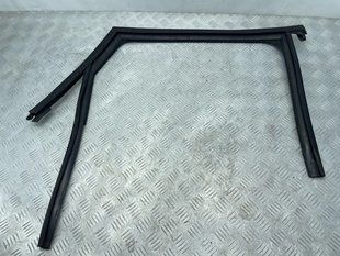 Направляющая стекла двери 8R0839440 Audi Q5
