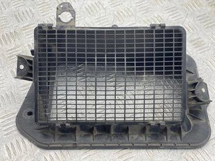 Повітрозабірник 8W1819904A Audi A4 Allroad