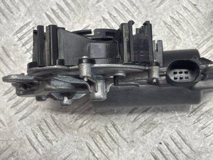 Двигатель доводчика крышки багажника 4M0827887B Audi Q7