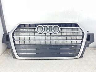 Решітка радіатора 4M0853651F Audi Q7