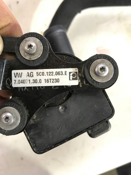 Помпа насос охолодження, додатковий електричний 5с0965561 Volkswagen Passat