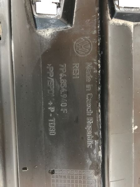 Накладка дверей 7P6854940F Volkswagen Touareg