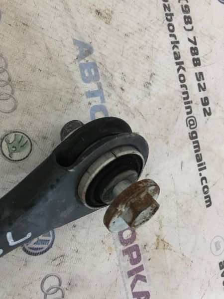 Важіль задньої підвіски нижній лівий/правий 8K0501529L Audi A6 Audi A4, Audi A4 Allroad, Audi A5, Audi A6, Audi A7, Audi A8, Audi Q5, Audi RS7, Audi S4, Audi S5, Audi S6, Audi S7, Audi S8, Audi SQ5, Porsche Macan