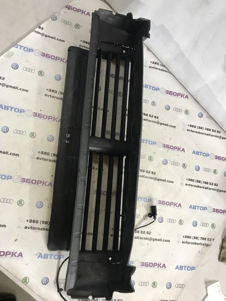 Решітка радіатора 17a122327 Volkswagen Passat