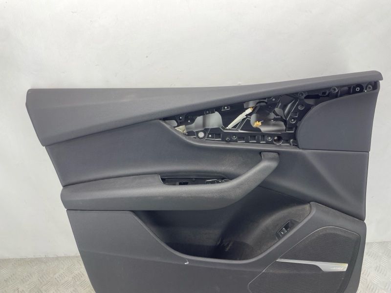 Обшивка дверей Audi Q7