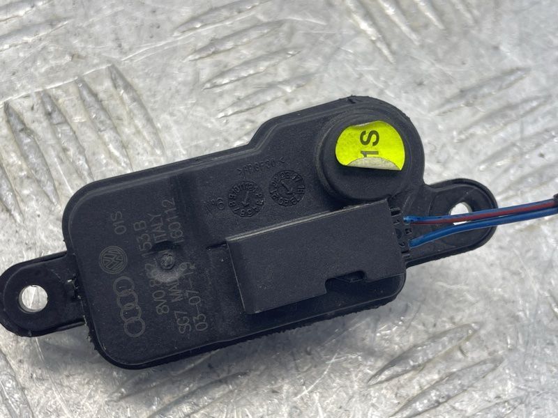 Замок лючка паливного бака 8V0862153B Audi A4