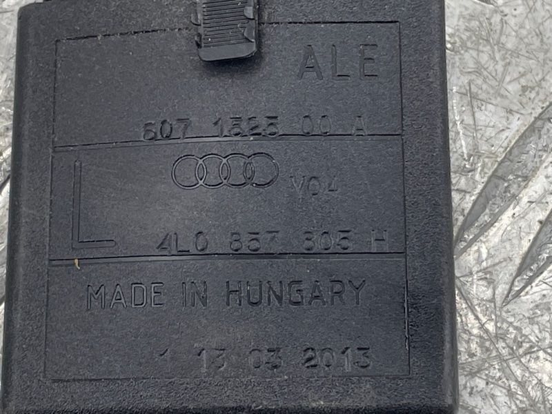 Ремінь безпеки сидіння 2-го ряду 4L0857805HV04 Audi Q7