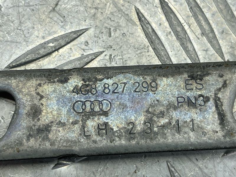 Петля кришки багажника 4G8827299 Audi A7