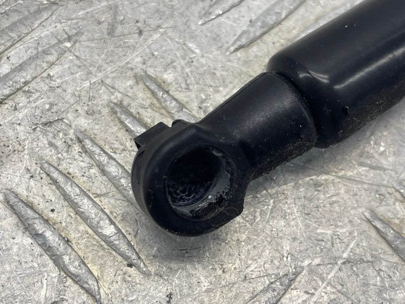 Газовий упор капота 8W0823359B Audi A4 Allroad