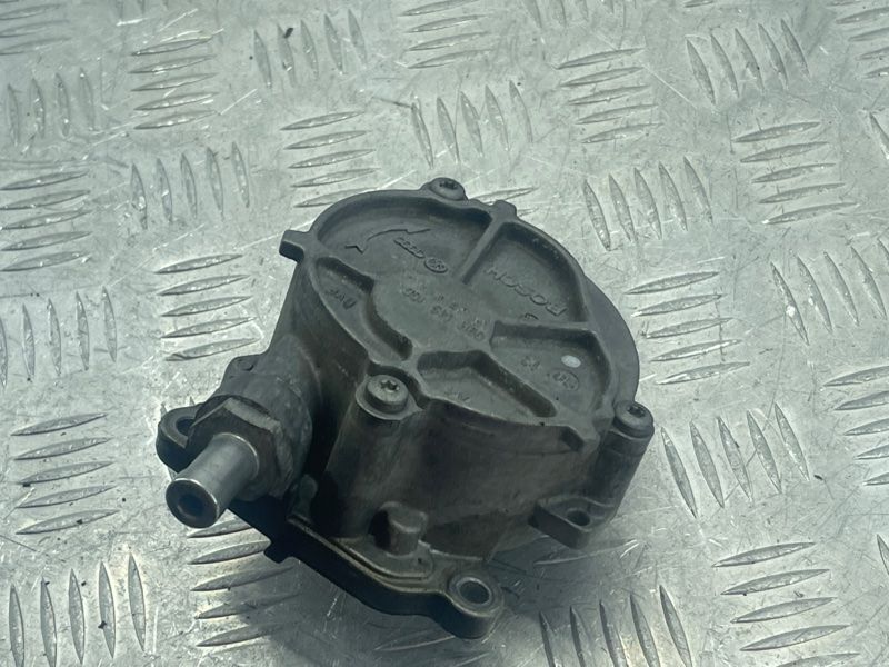 Вакуумный насос 03H145100C Volkswagen Touareg