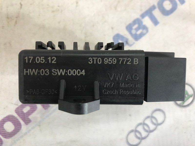 Блок управления подогревом сидений 3T0959772B Audi A6