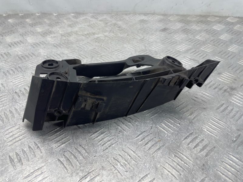 Направляюча заднього бампера права 3C8807394D Volkswagen CC Volkswagen CC