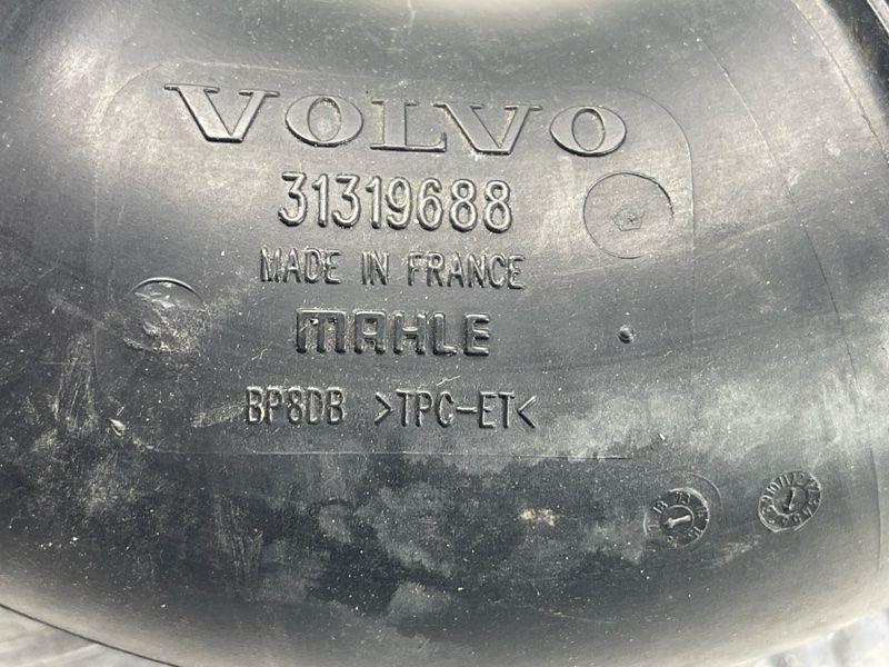 Патрубок воздушного фильтра 31319688 Volvo XC60