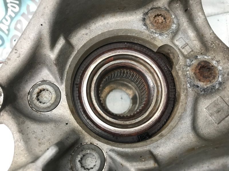 Поворотный кулак / Цапфа с подшипником 8K0505431AR Audi A4 Allroad