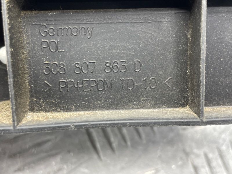 Направляющая / Крепление / Кронштейн бампера 3C8807863D Volkswagen CC