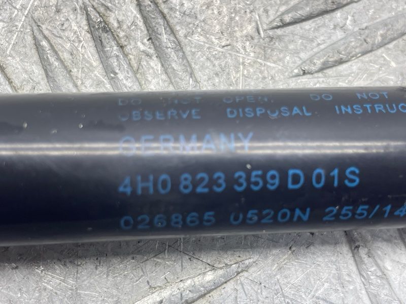 Газовий упор капота 4H0823359D Audi A8
