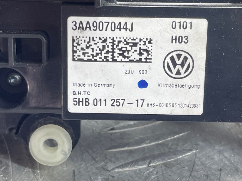 Панель управления климат-контролем 3AA907044JZJU Volkswagen CC
