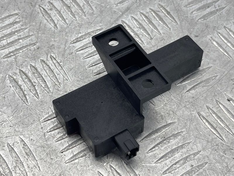 Антена безключового доступу (KESSY) 8K0907247 Audi A6 Audi A4, Audi A4 Allroad, Audi A5, Audi A6, Audi A7, Audi A8, Audi Q5, Audi RS5, Audi RS7, Audi S4, Audi S5, Audi S6, Audi S7, Audi S8, Audi SQ5