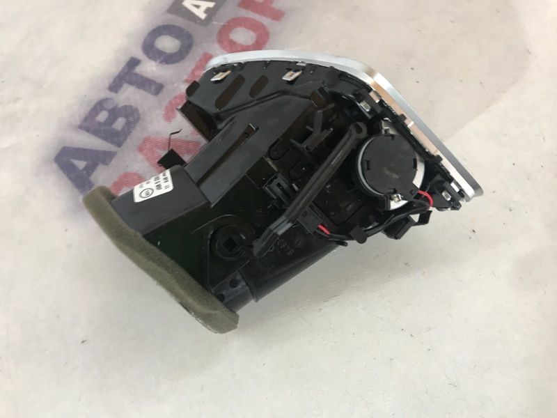 Дефлектор повітропроводу 8T1820902G Audi A4 Allroad