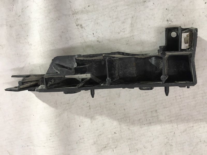 Направляющая бампера 4G0807283 Audi A6