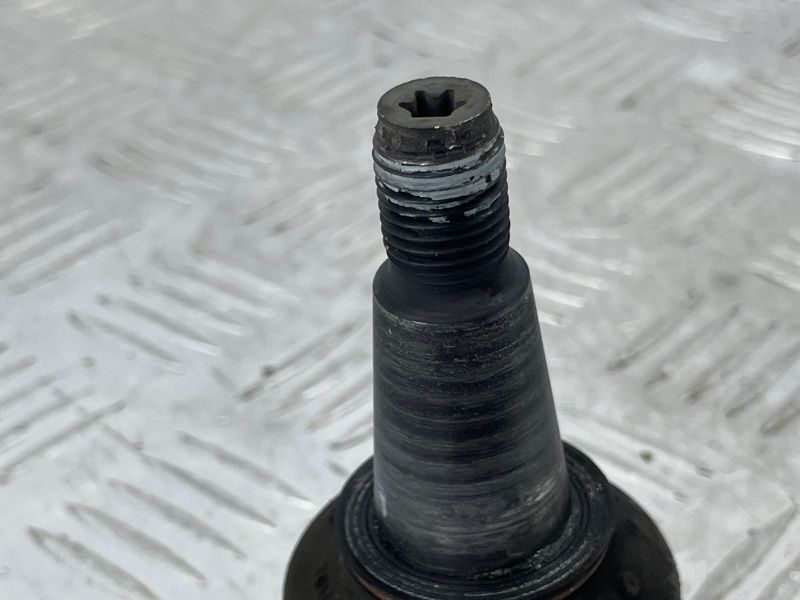 Шаровая опора 4G0407689C Audi Q5