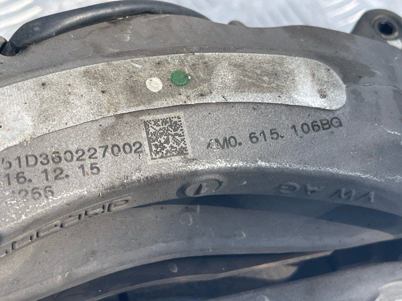 Суппорт тормозной 4M0615106BG Audi Q7