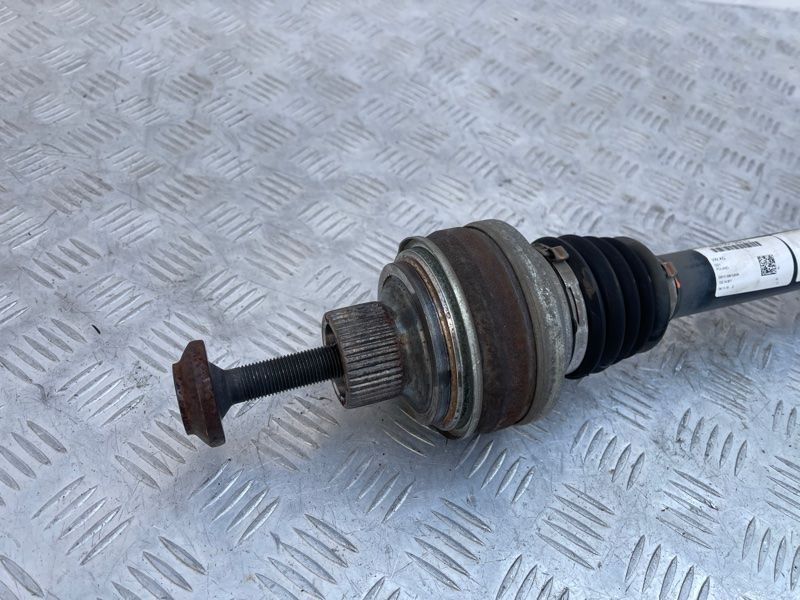 Піввісь 4M0501203D Audi Q7