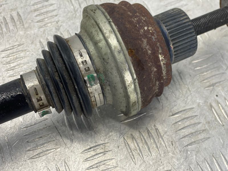 Піввісь 8R0501203C Audi A7