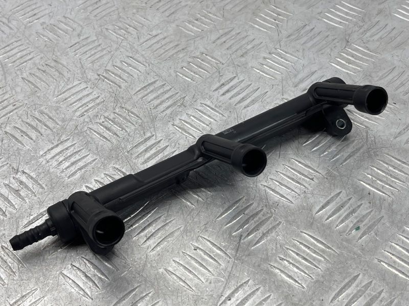 Паливна рампа ліва 06E133681L Audi A6 Audi A6, Audi A7, Audi Q7