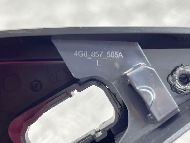 Кутова накладка дзеркала дверей внутрішня 4G8857505A4PK Audi A7