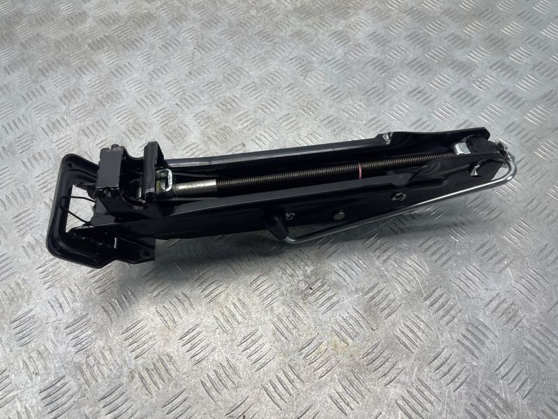 Домкрат 8R0011031 Audi Q5