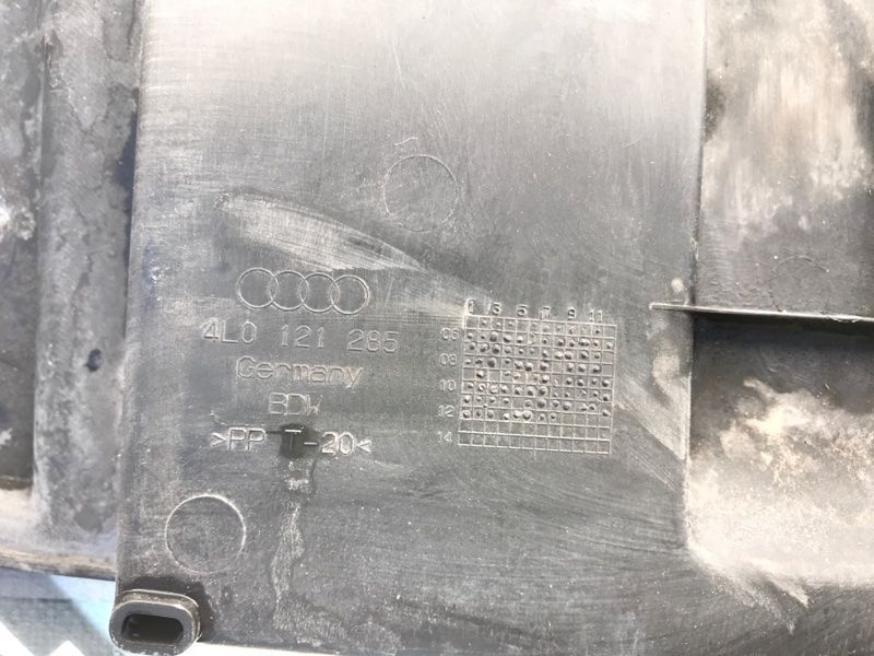 Повітропровід радіатора 4L0121285 Audi Q7