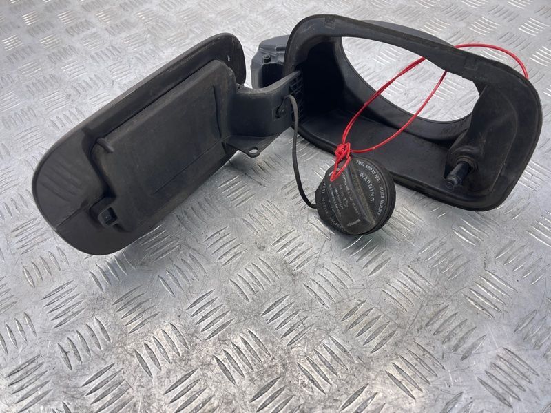 Корпус лючка крышки топливного бака в зборе 4L0809999A Audi Q7