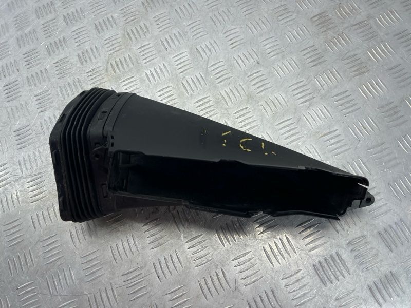 Повітрозабірник 4G0129624D Audi A7