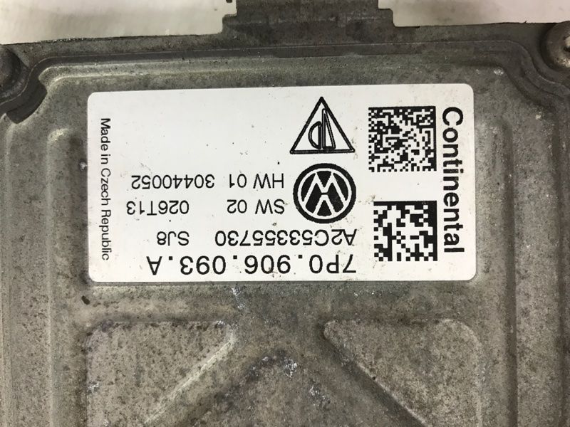 Блок керування паливним насосом 7P0906093A Volkswagen Touareg