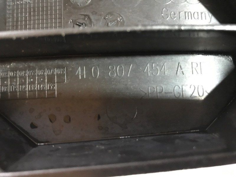 Направляющая заднего бампера 4L0807454A Audi Q7